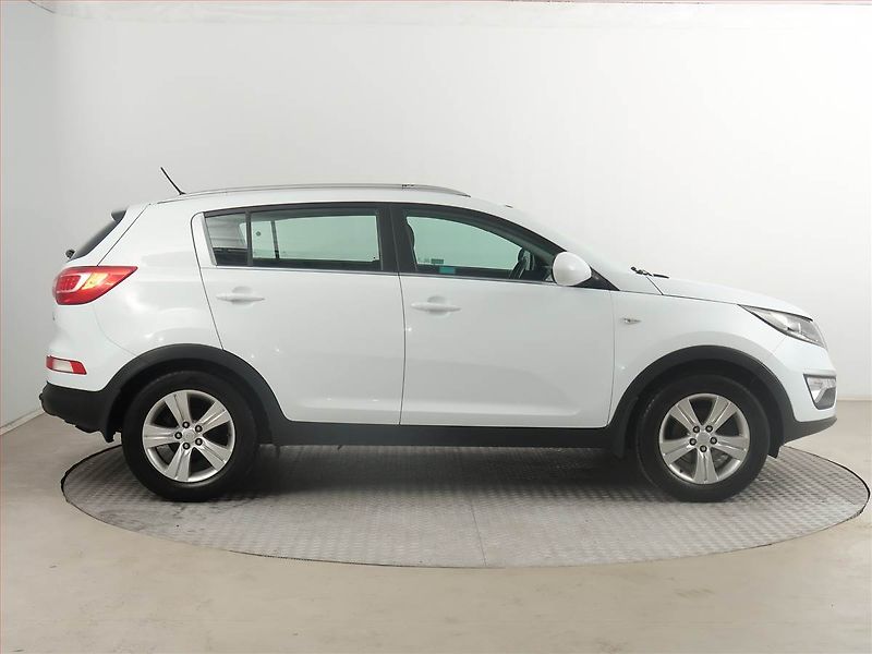 Kia Sportage (2011) 1.6 GDI - fotka 6 z 15