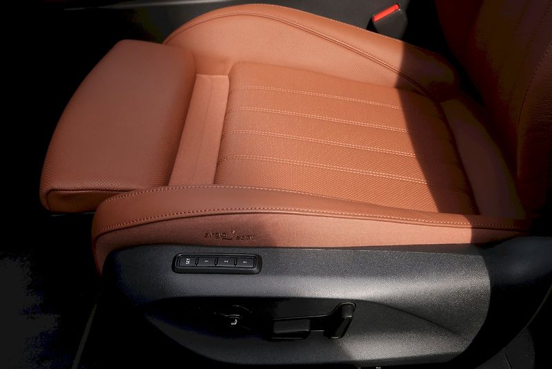 Škoda Superb (2024) Combi L&K 2,0 TDi/110  kW DSG - fotka 20 z 33