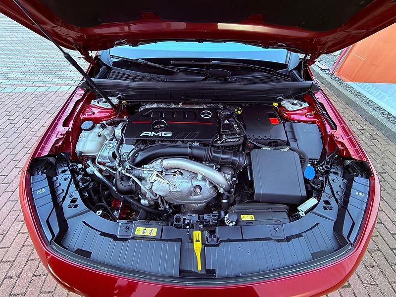 Mercedes-Benz GLB 35 AMG 4Matic 8G, ČR, 1.Maj, S - fotka 31 z 32