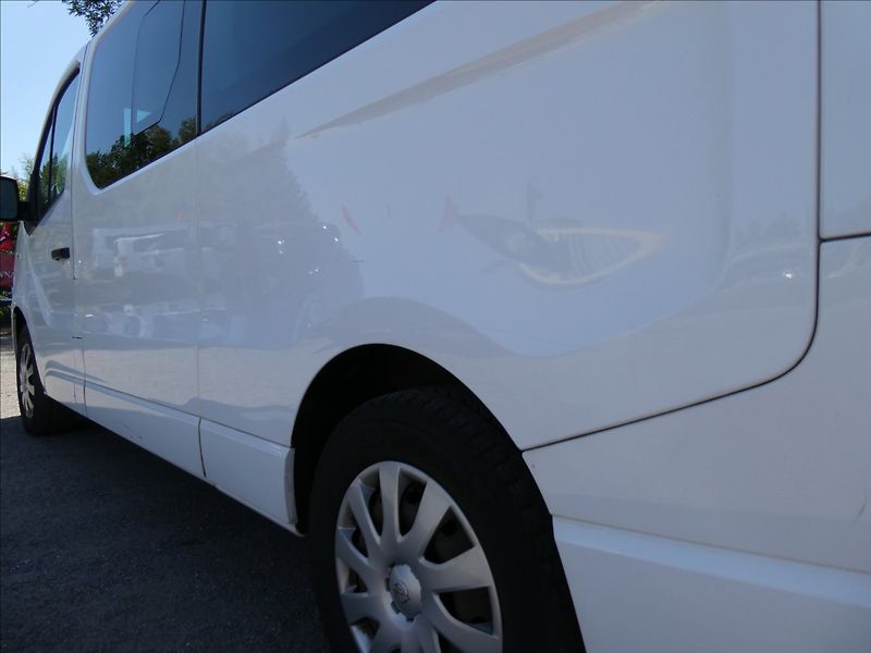 Opel Vivaro 1,6 BiCDTi 107kW Long,8.MÍST,n - fotka 14 z 41