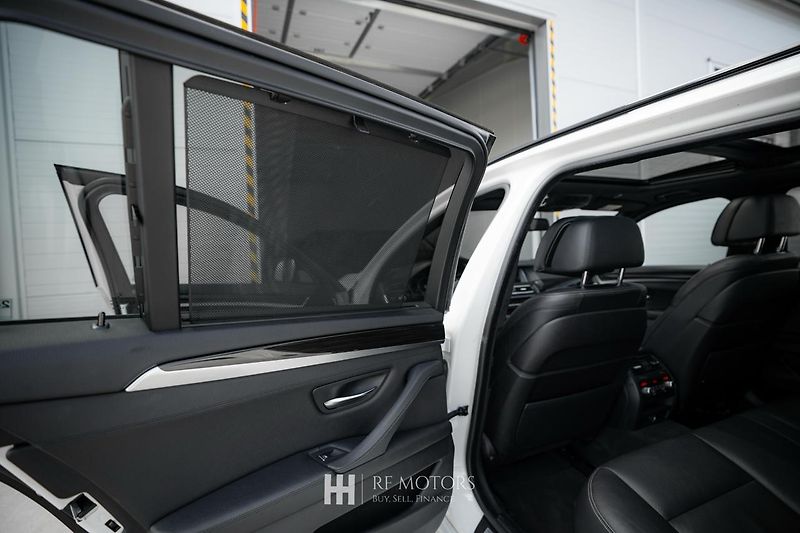 BMW Řada 5 (2013) M550d xDrive 280kW Touring - fotka 29 z 51