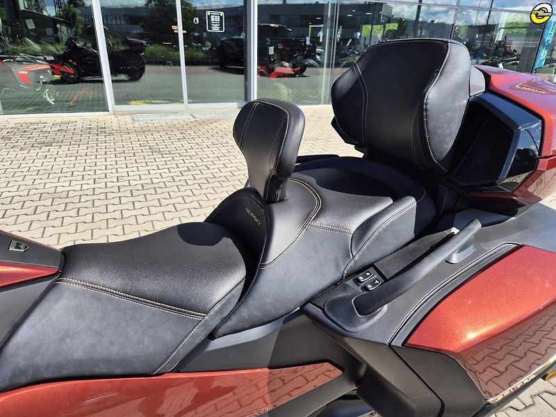 Can-Am Spyder RT-LTD (2026) Spyder RT Sea-To-Sky, MY2026 - fotka 12 z 25