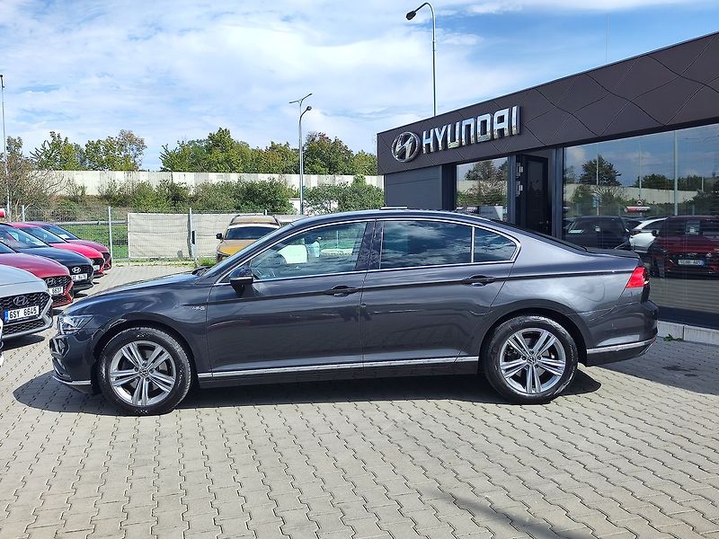 Volkswagen Passat 2.0 TDI/110kW Elegance DSG - fotka 8 z 37