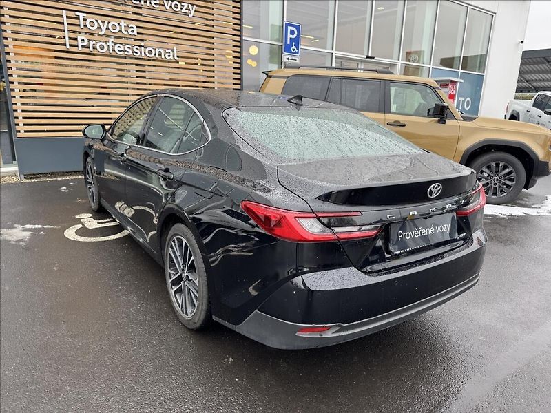 Toyota Camry 2,5 EXECUTIVE - fotka 18 z 19