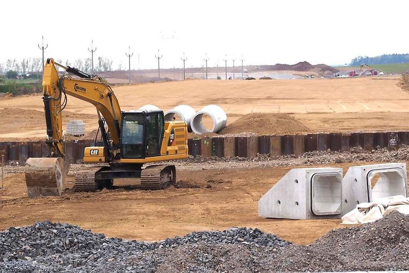 Snímky z výstavby dálnice D35 Džbánov - Litomyšl, duben 2025