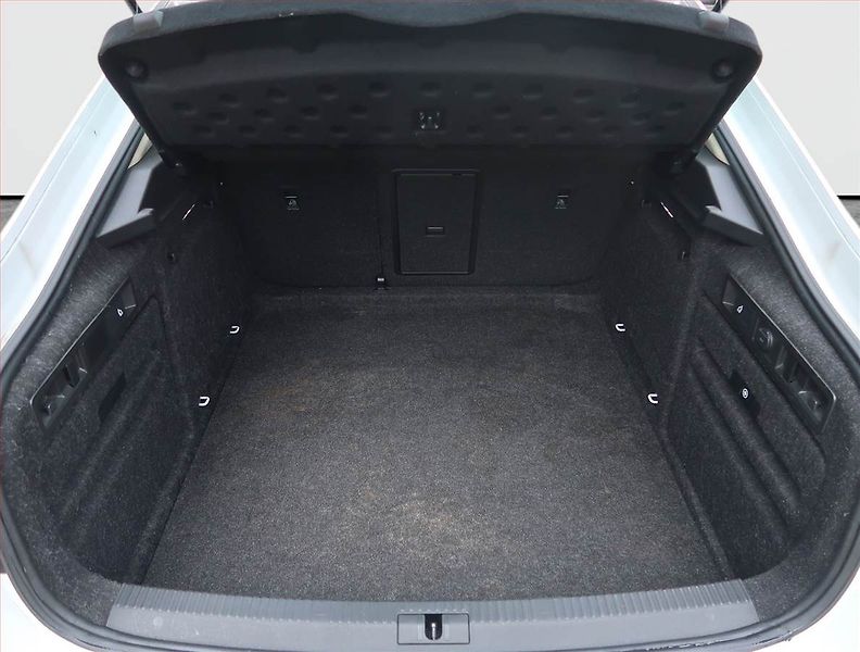 Škoda Superb (2022) Style 2.0 TDI - fotka 13 z 22