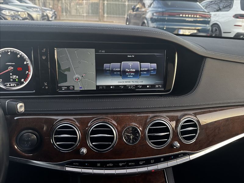 Mercedes-Benz Třídy S 500 L 4Matic AMG - fotka 19 z 28