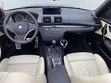 BMW Řada 1 (2010) 2.0D 120D, AT, navi, bixen - náhled 14