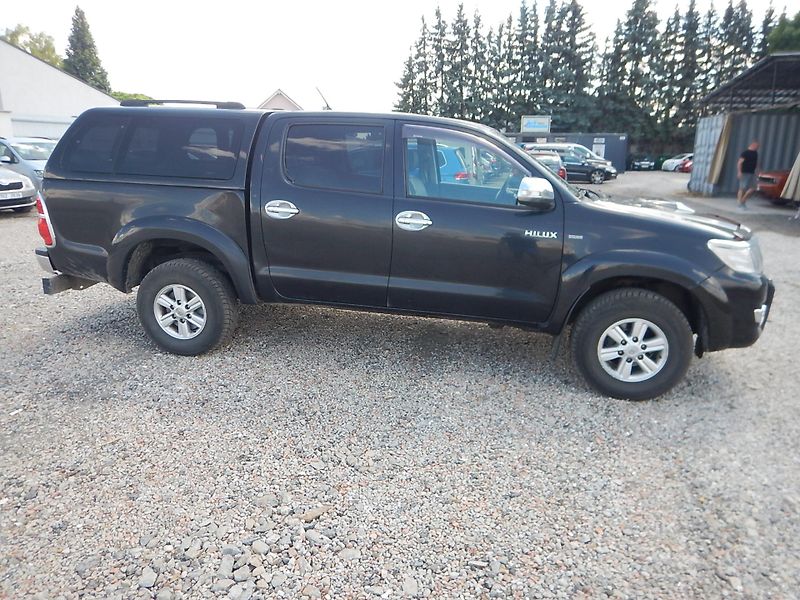 Toyota Hilux 3.0 D-4D, 4x4, AUTOMAT, TAŽNÉ - fotka 5 z 26
