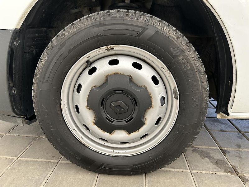 Renault Trafic 2.0 dCi Furgon L2H1 - fotka 11 z 24