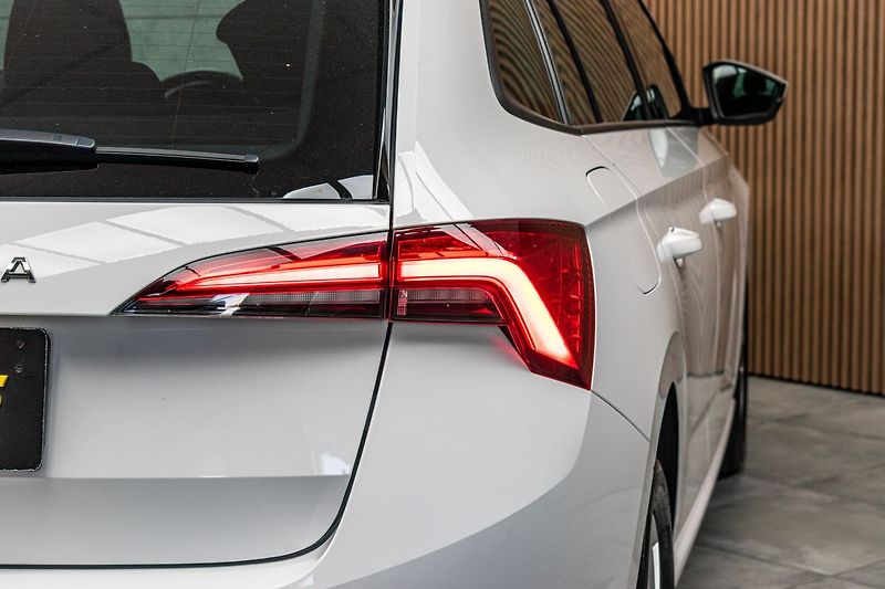 Škoda Scala 1.6 TDI 85kW AMBITION*DPH*ČR 1 - fotka 33 z 37
