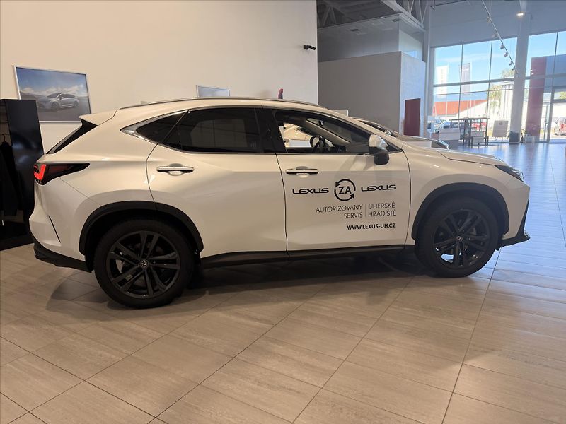Lexus NX 350h 2,5 Executive Top  NX - fotka 5 z 12