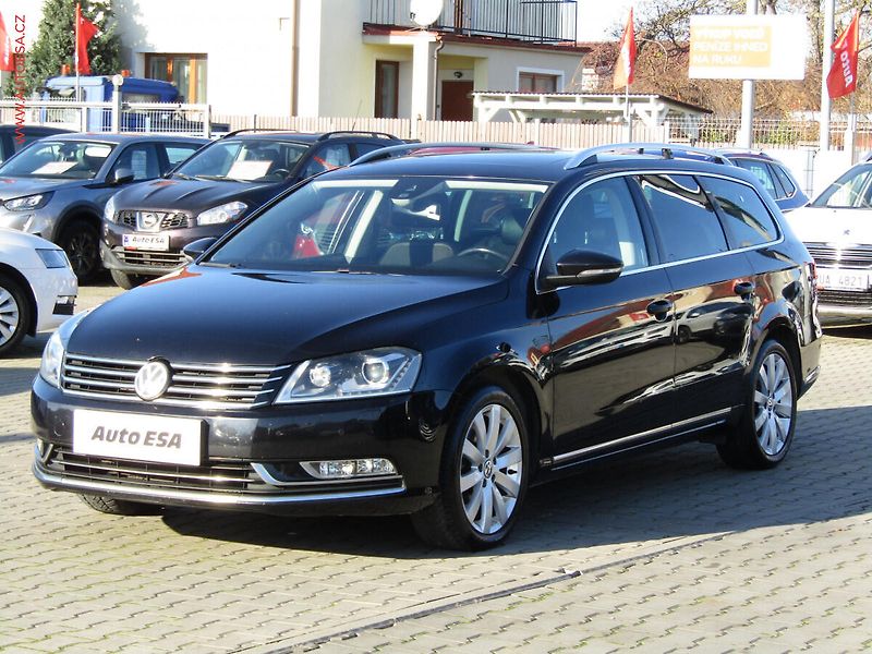 Volkswagen Passat (2012) 2.0 TDi, Highline, DSG - fotka 3 z 23