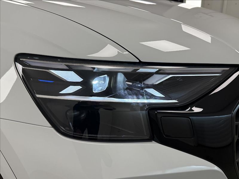 Audi Q8 50 TDI S-LINE 1 MAJ ČR DPH - fotka 32 z 34