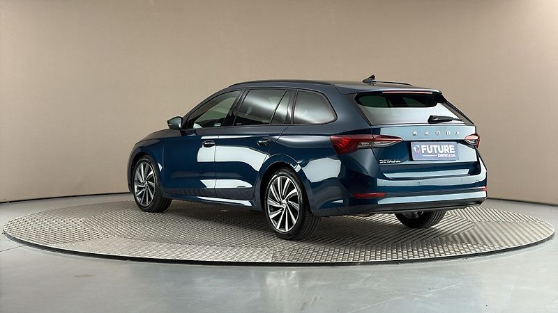 Škoda Octavia 2.0 TDI Style Combi - fotka 2 z 29