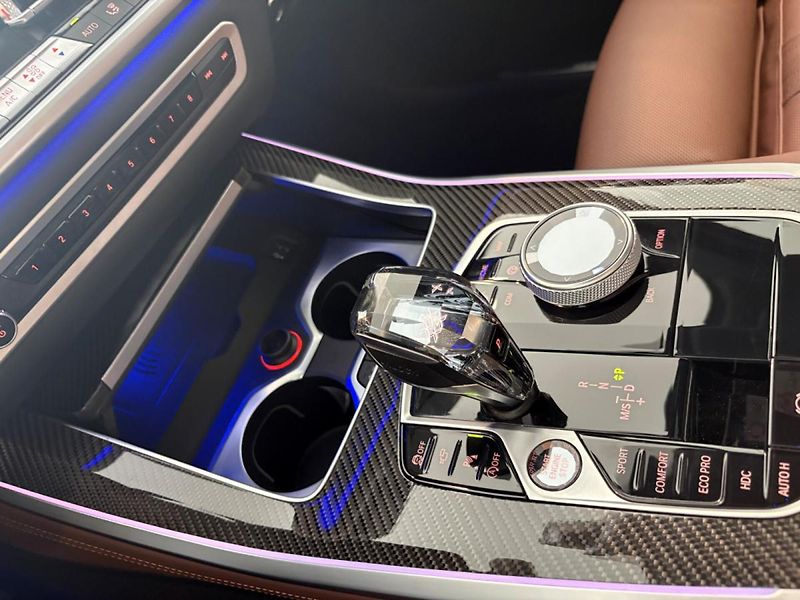 BMW X5 xDriveM50i Pano HuD H/K 360 Ta - fotka 16 z 21