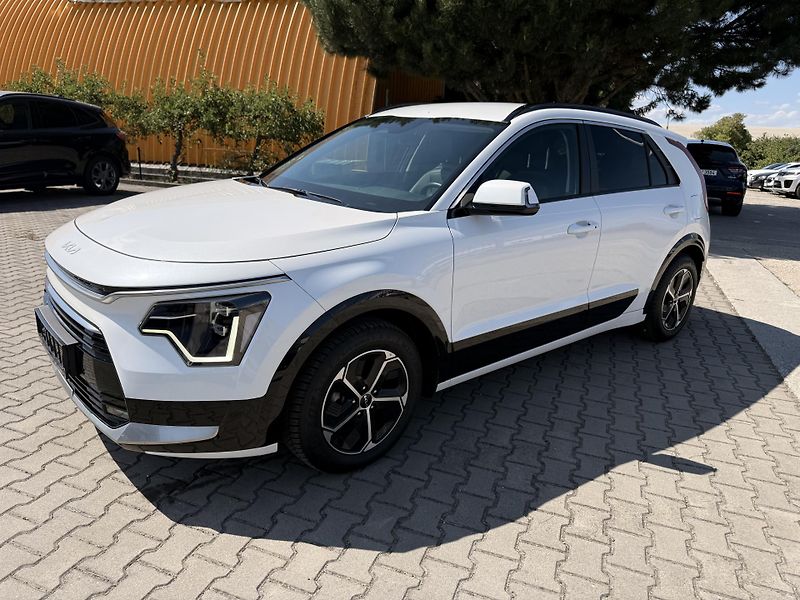 Kia Niro (2023) 1.6 GDI,HEV,REZERVOVÁNO - fotka 9 z 43