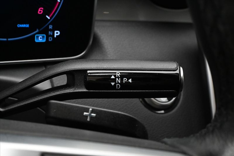 Mercedes-Benz Třídy C 2,0 220d 147kW 4MATIC AVANTGAR - fotka 22 z 31