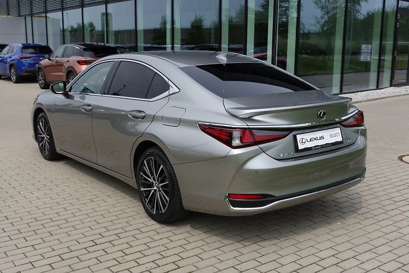 Lexus ES 300h ZLEVNĚNO 2,5 HSD LIMITED EDITI - fotka 7 z 41