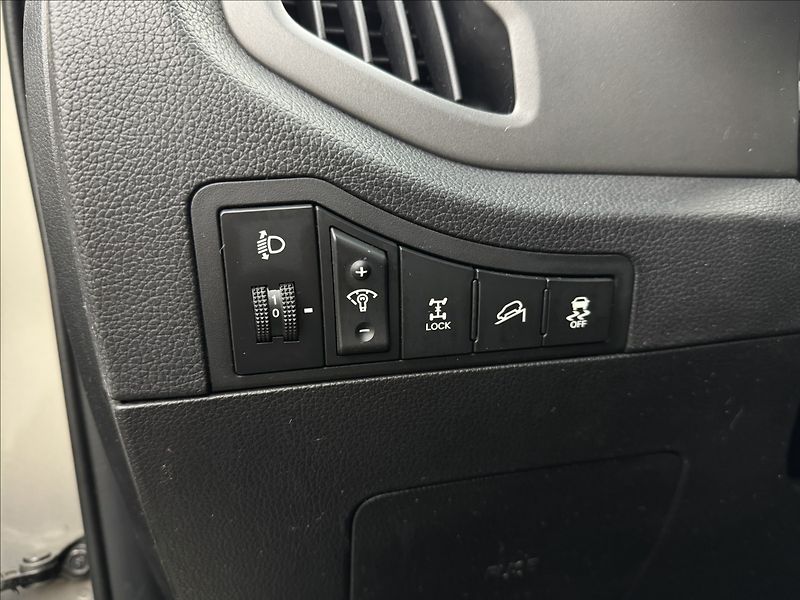 Kia Sportage 2,0 4X4 DPH VÝHŘEV TAŽNÉ ČR - fotka 8 z 33