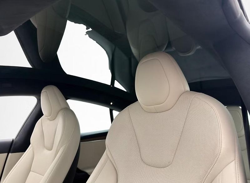 Tesla Model S LR AWD Vzduch Pano. Tažné Kam - fotka 11 z 37