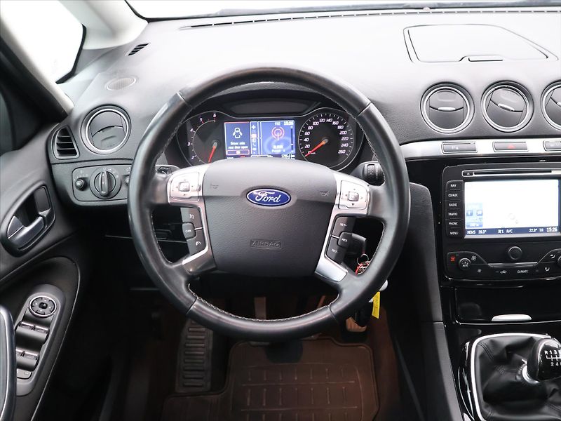 Ford S-MAX 2,0 TDCI 103kW Convers+ 7-Míst - fotka 20 z 32