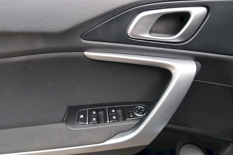 Kia Ceed (2022) Sportswagon, 1.0 T-GDI / 88 kW - fotka 17 z 29