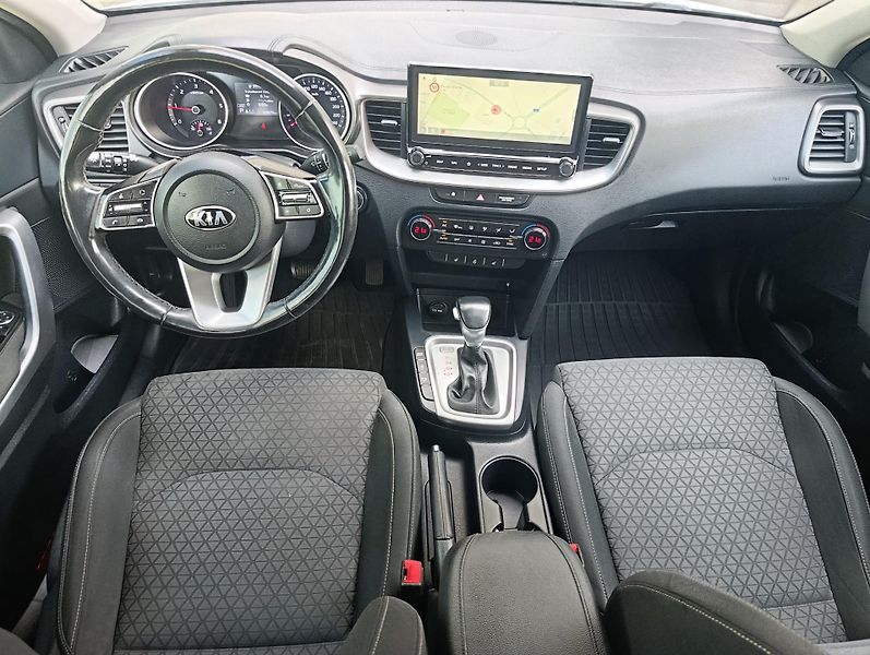 Kia Ceed (2021) 1.6 CRDi 7DCT  Top - fotka 10 z 12