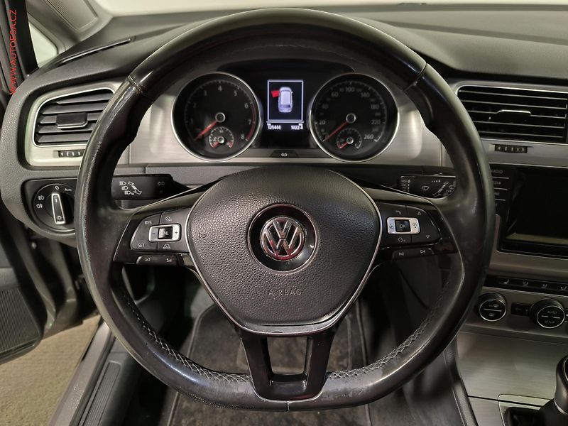 Volkswagen Golf (2014) 1.2 TSi, Comfortline, panor - fotka 13 z 17