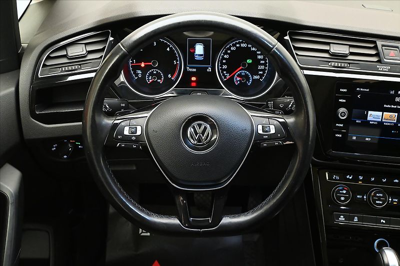 Volkswagen Touran 2,0 TDI 110kW DSG Highline 7mí - fotka 19 z 33