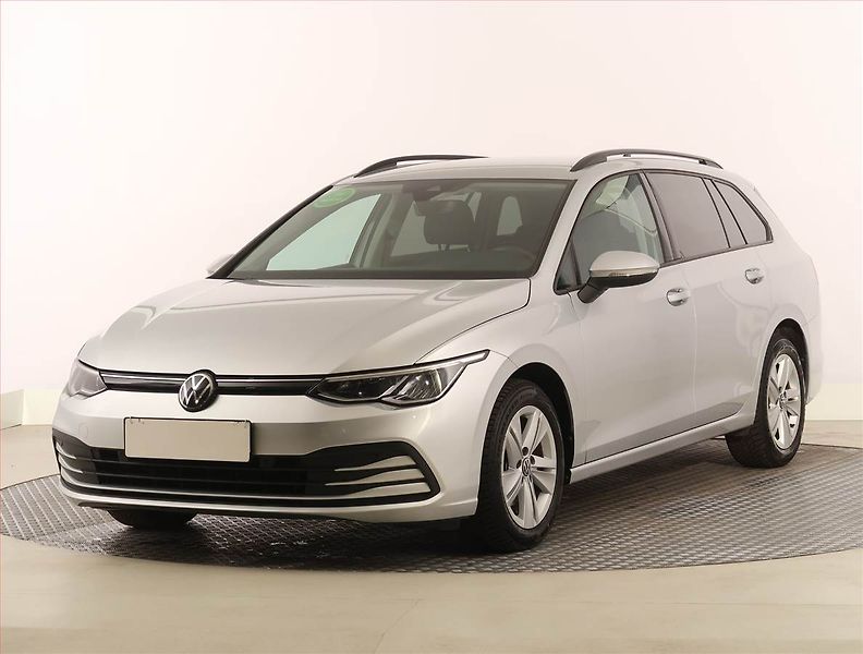 Volkswagen Golf (2024) Life 1.5 eTSI, digi klima - fotka 2 z 23