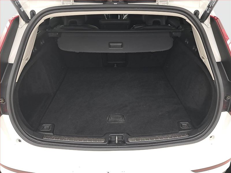 Volvo V60 (2019) D3 2.0, 4X4, Automat, Kůže - fotka 14 z 24