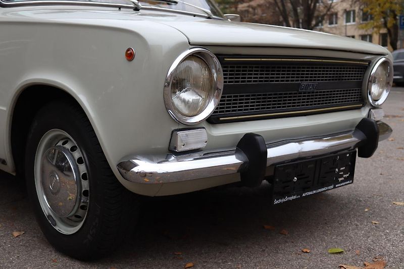 Fiat 124 1974 FIAT 124 SERIE III - fotka 6 z 50