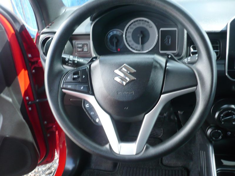 Suzuki Ignis 1.2i 61Kw Automat REZERVACE - fotka 14 z 29