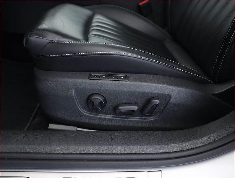 Škoda Superb (2022) 2.0 TDI - fotka 21 z 27