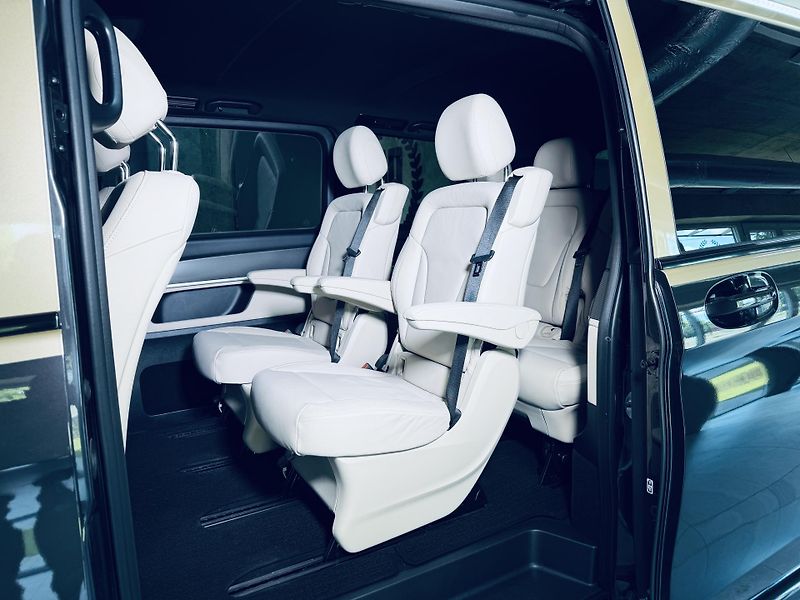 Mercedes-Benz Třídy V (2024) 300d*EXL*AMG*4M*NEZTOP*27.ZÁR - fotka 29 z 39