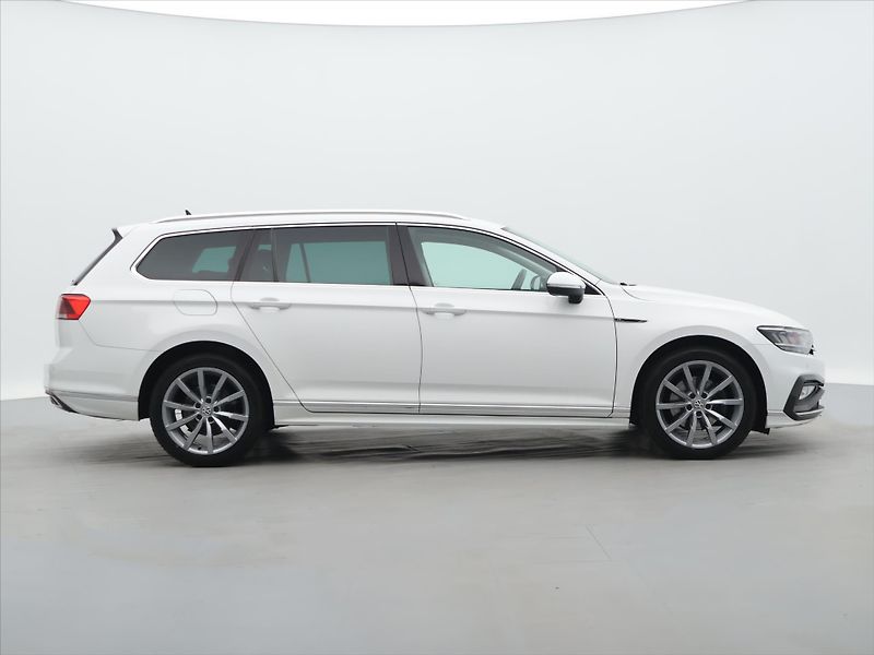 Volkswagen Passat 2,0 TDI 140kW CZ R-line DPH - fotka 8 z 31