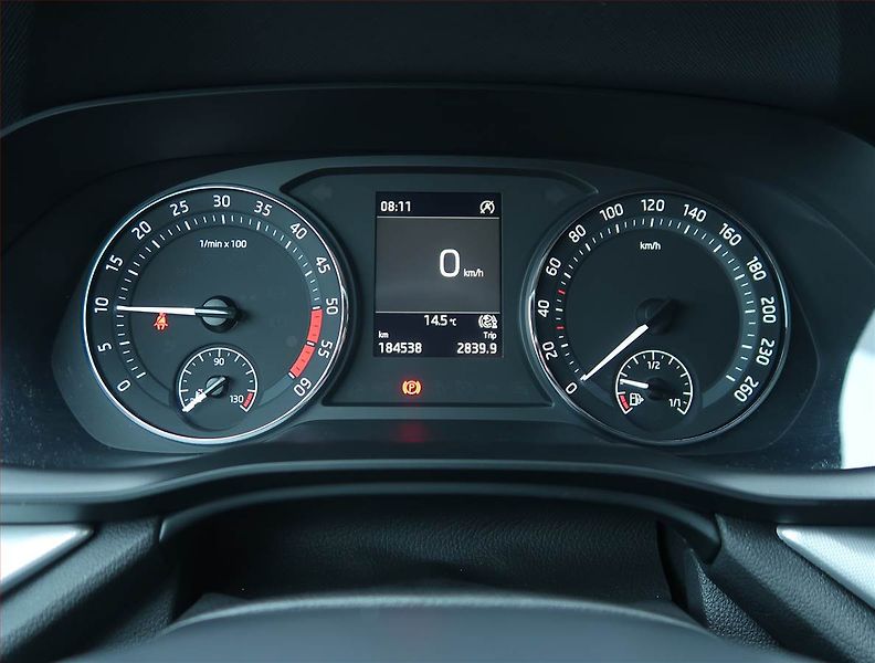 Škoda Octavia (2022) 2.0 TDI, Tempomat - fotka 11 z 15