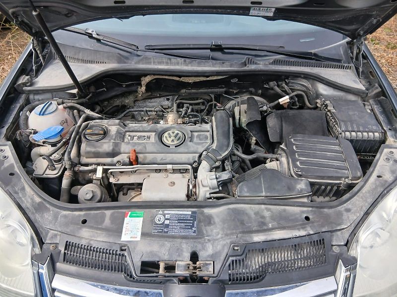 Volkswagen Golf 1.4TSI, točí, ale nechytne - fotka 12 z 16