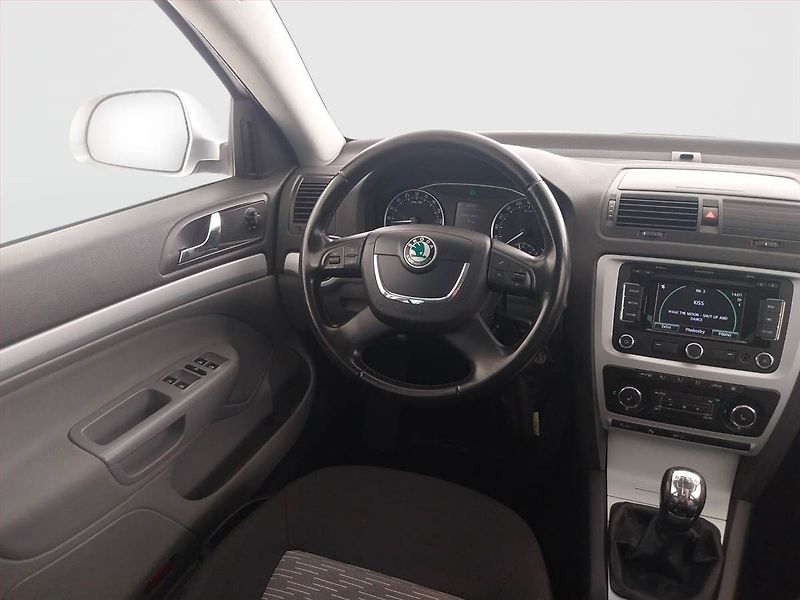 Škoda Octavia (2010) 1.6 TDI, Tempomat - fotka 7 z 22