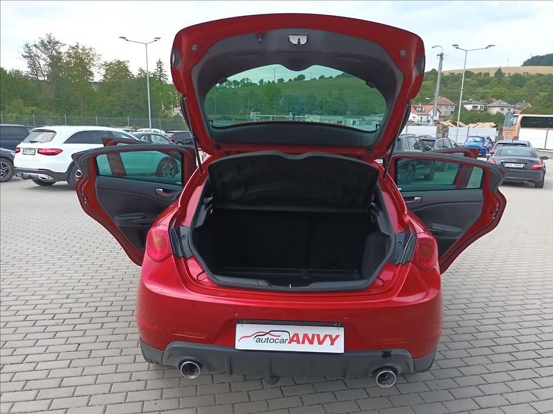 Alfa Romeo Giulietta 1,6 1.6 JTD,77KW,SPRINT,TAŽNÉ, - fotka 18 z 42