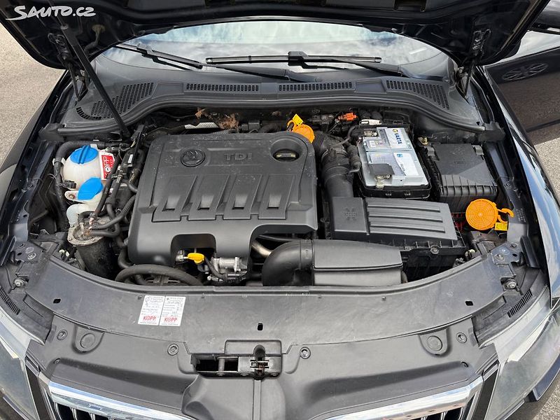 Škoda Superb 2.0 TDI 103kw DSG - fotka 16 z 17