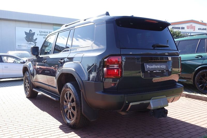 Toyota Land Cruiser 2.8D4-D  8 AT Invincible - fotka 6 z 39