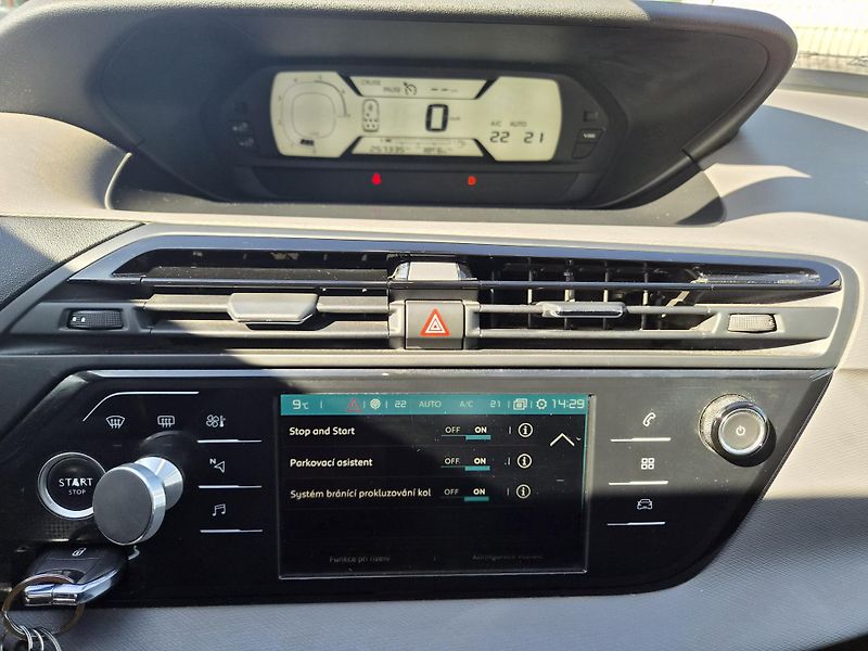 Citroën Grand C4 Picasso (2017) 2,0 HDi  - fotka 9 z 17