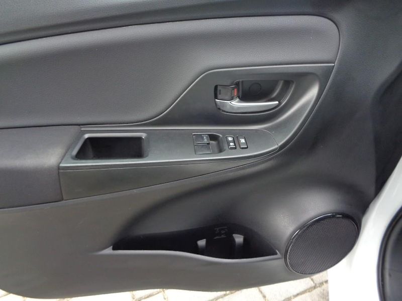 Toyota Yaris 1.5 VVT- i  82 kW - fotka 11 z 26