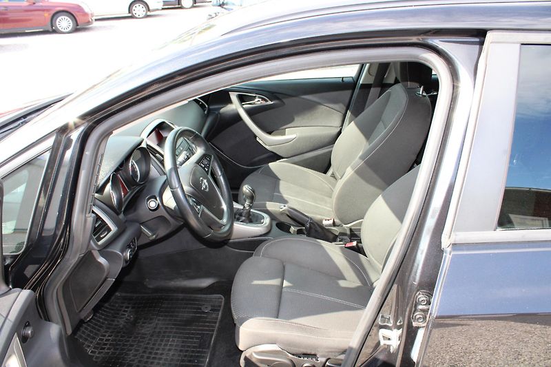 Opel Astra (2011) 1,4i KLIMA TEMPOMAT EL.OKNA - fotka 9 z 16