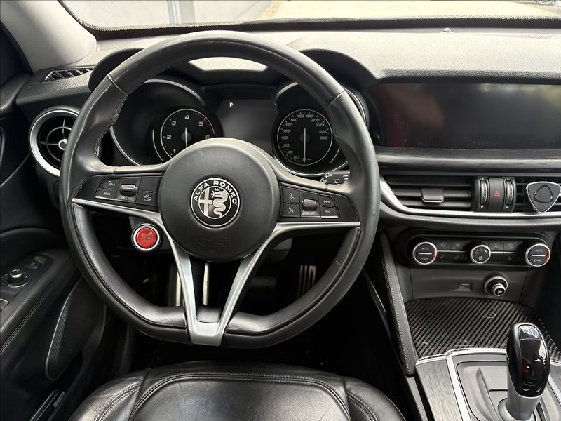 Alfa Romeo Stelvio 2,2 jtd 154 KW 4x4 - fotka 9 z 20
