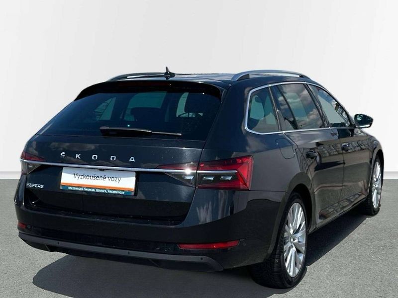 Škoda Superb (2023) 2.0 TDI Style - fotka 2 z 20