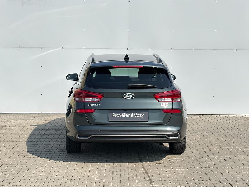 Hyundai i30 1.5 T-GDi 103kW DCT Style - fotka 9 z 28