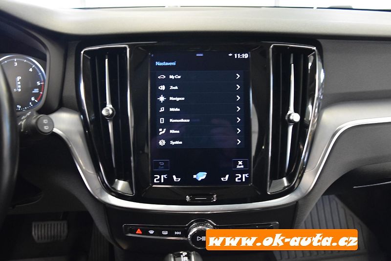 Volvo V60 2.0 D PRAV.SERVIS AUTOMAT 2020 - fotka 46 z 61